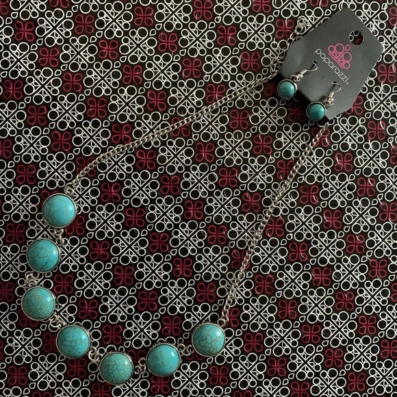 Necklace and matching Earrings - Picture 2 of 2